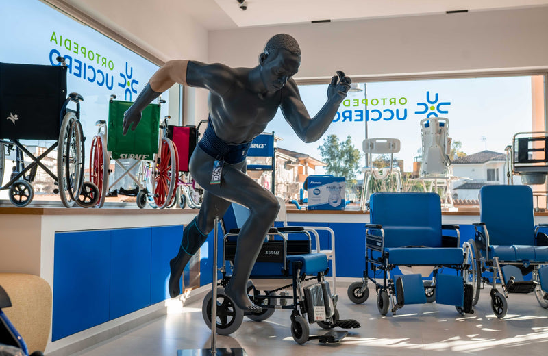 Showroom Ortopedia Ucciero con carrozzine, scooter elettrici e ausili ortopedici